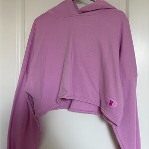 ESSENTIAL CROPPED HOODIE